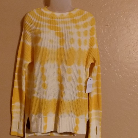 time and Tru Tops - Yellow sweater blouse